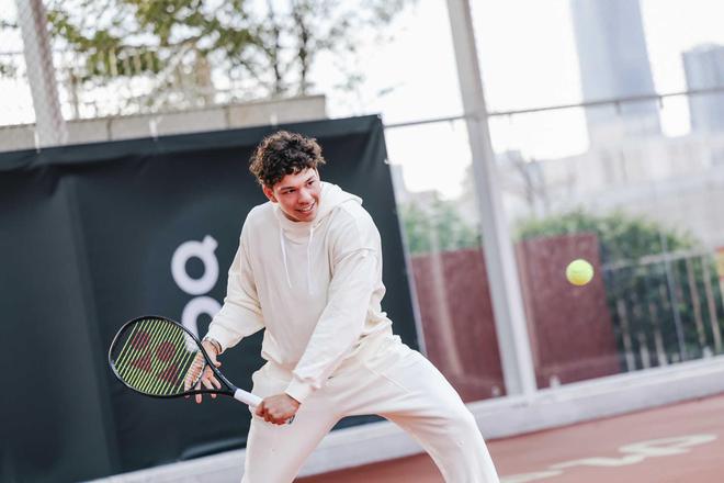 到边路传中 到边路传中